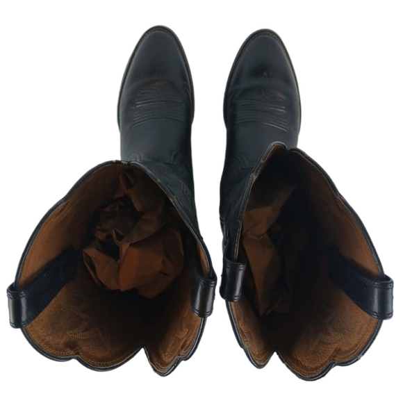 Ariat - Picture 13 of 16